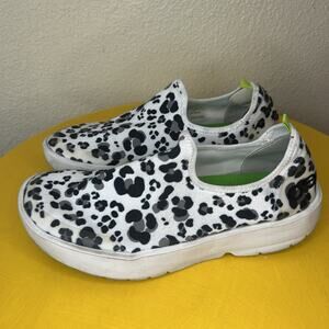 Oofos OOmg Snow Leopard Print Recovery Comfort Shoes OOMG11152021 Women Size 8.5